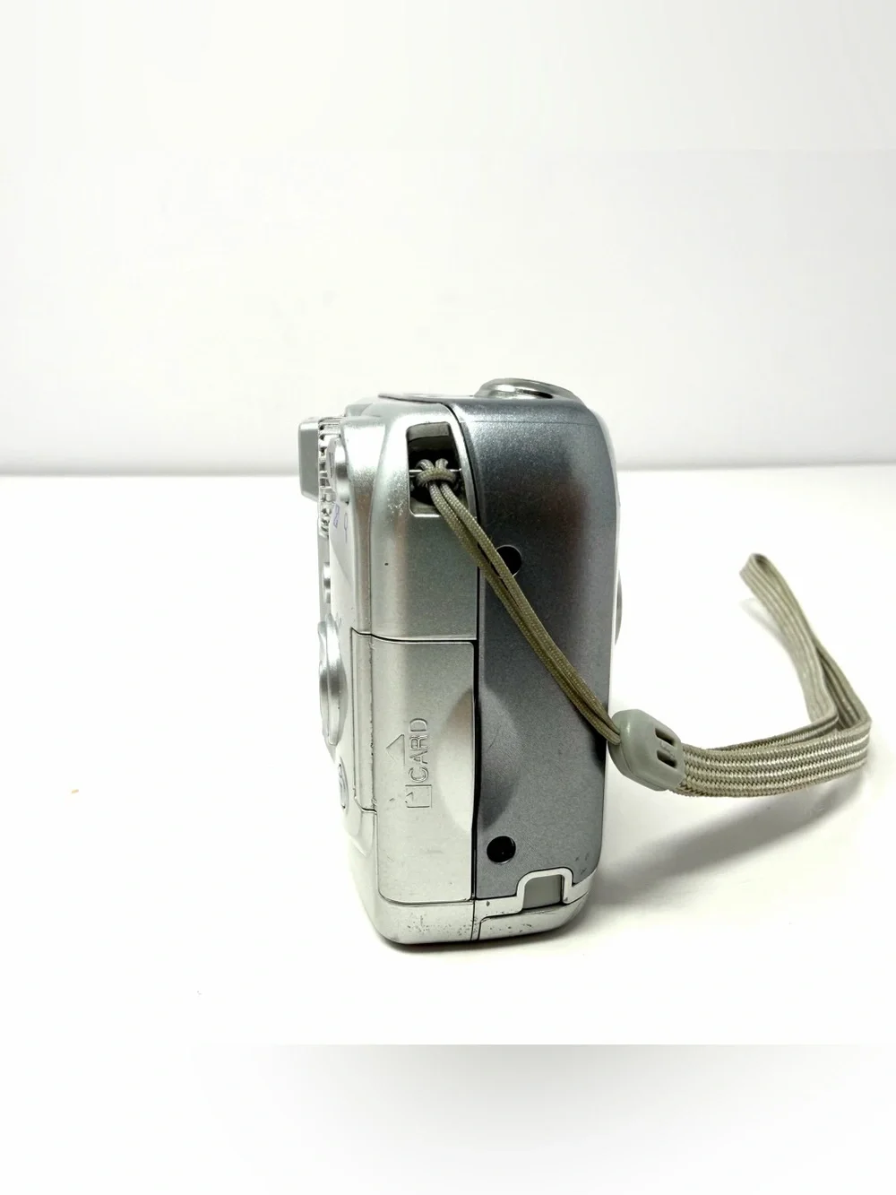 Nikon Coolpix 4100 4.0MP Silver Digital Camera + 32mb SD Card & Original Box
